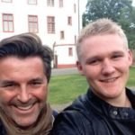 Dominic Multerer mit Gesprächspartner